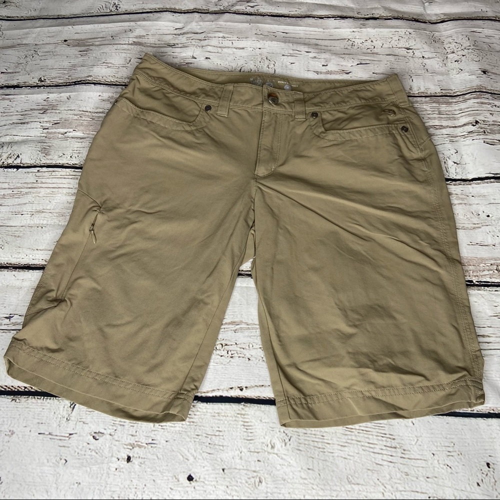 Mountain Hardwear Kaki Bermuda Shorts Size 6